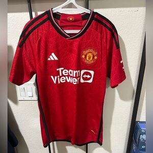 Manchester United Harry Maguire soccer jersey. Adult Medium